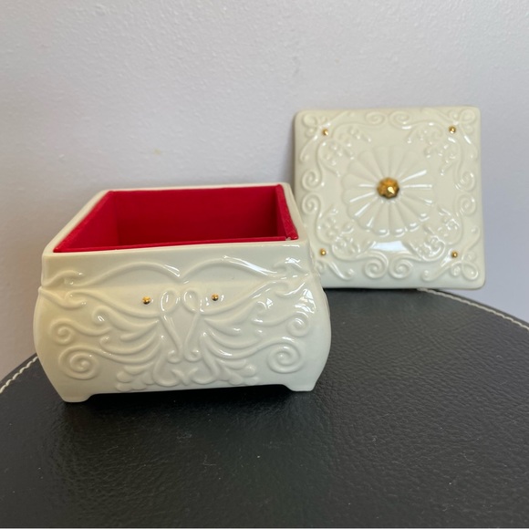 Lenox Carved Music Box/Trinket Box - Picture 2 of 7